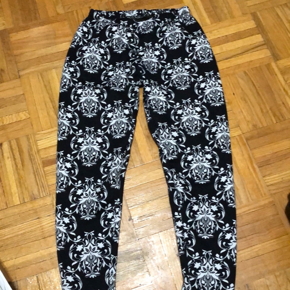 Black Pattern Warm Leggings